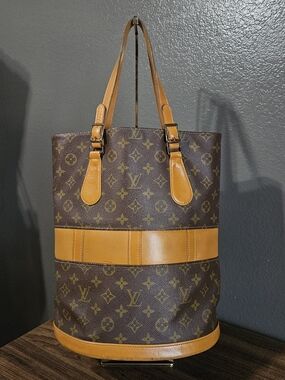 Authentic Louis Vuitton Vintage Bucket PM Monogram Canvas